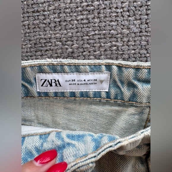 Brand new Zara High-Rise Curved Denim Shorts – Size US 4 / EUR 36 - Picture 3 of 9